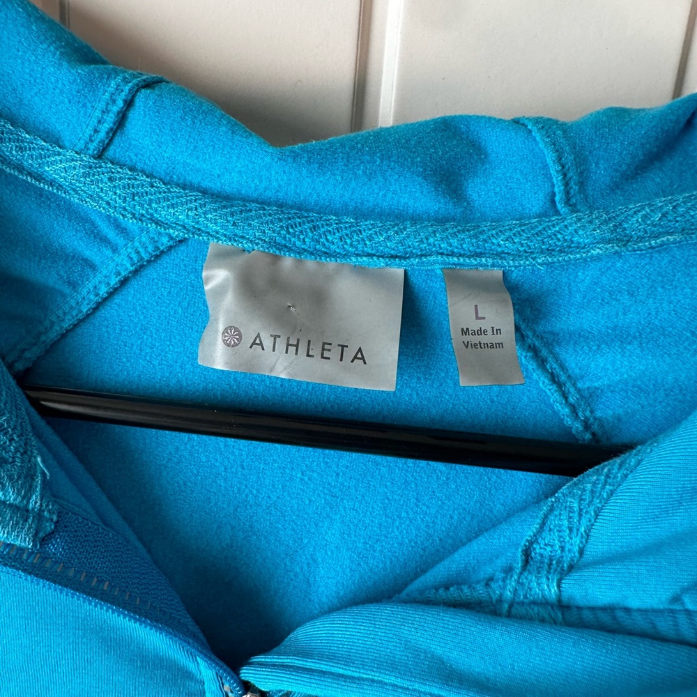 Athleta “Half Mile” Running Zip Up Jacket with Hoodie in Breaker size large - Picture 2 of 16